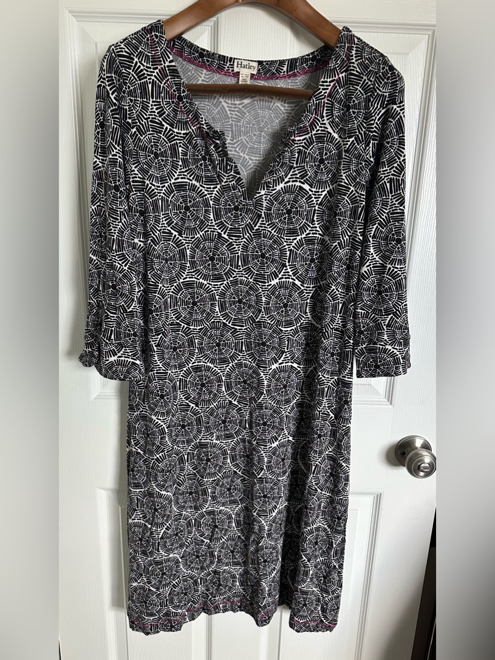 Hatley Black & White Patterned dress with Pink Trim XL 3/4 sleeves